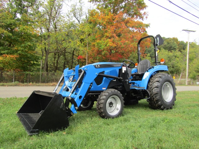  LS Tractor MT242 HE Tractor / Loader 4WD